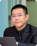 คุณสรรเพชร นิลรัตน์